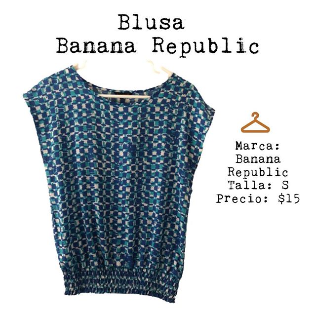 Blusa Banana Republic con corte en mangas que evoca una shoulder pad tee. Es talla small ajustable de small a medium.

#prelovedbananarepublic #preloved